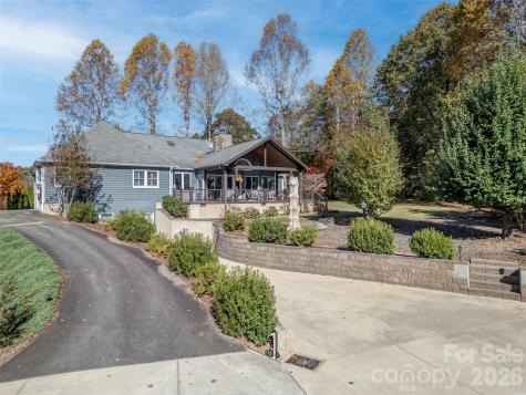 1340 Macedonia Road Saluda NC 28773