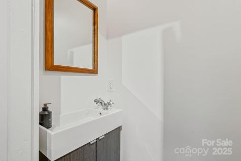 21 Sylvan Avenue Asheville NC 28801