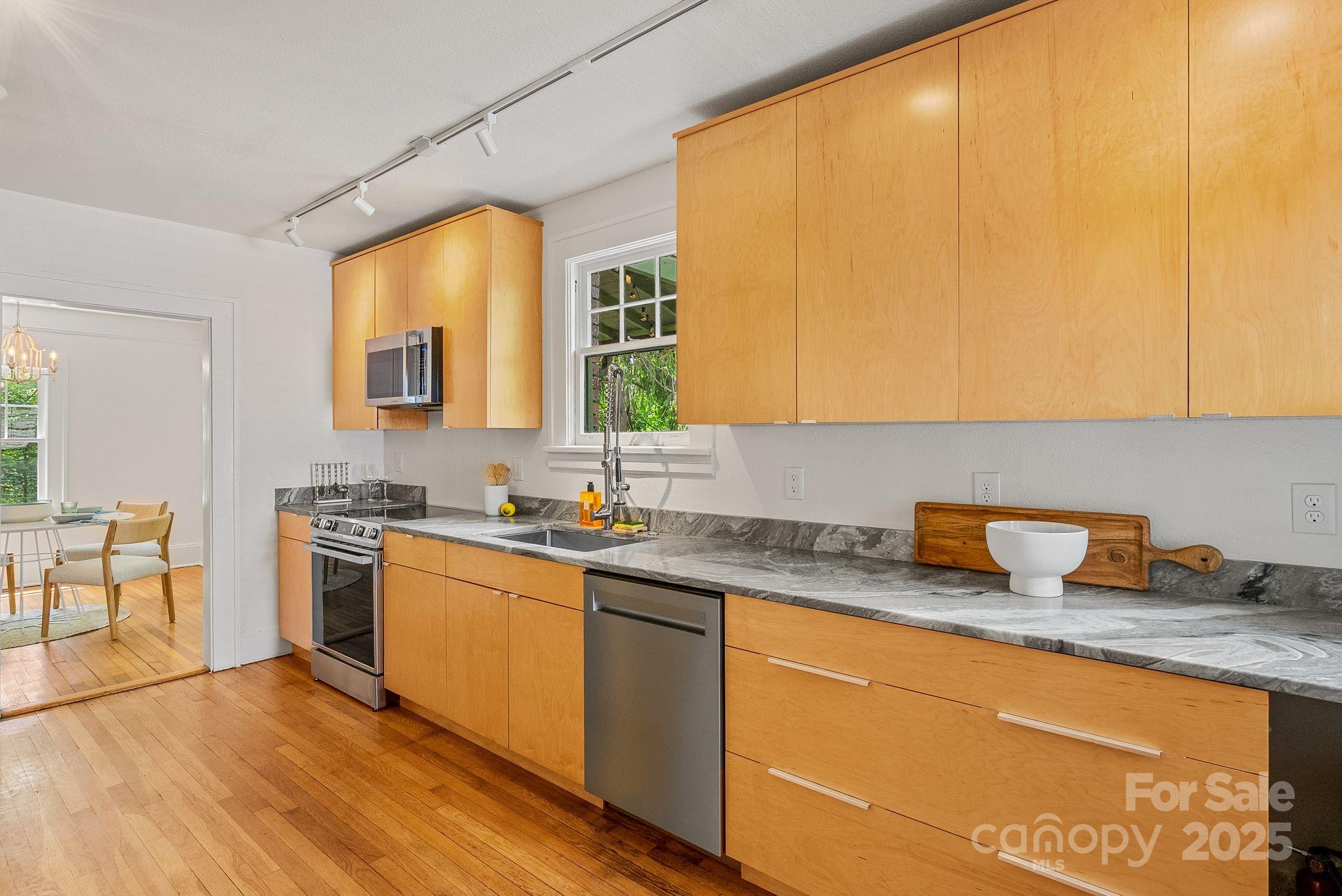 21 Sylvan Avenue Asheville NC 28801