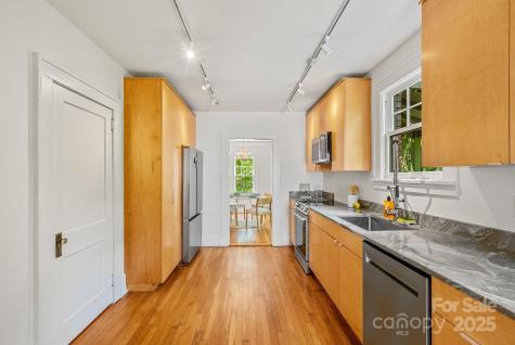 21 Sylvan Avenue Asheville NC 28801