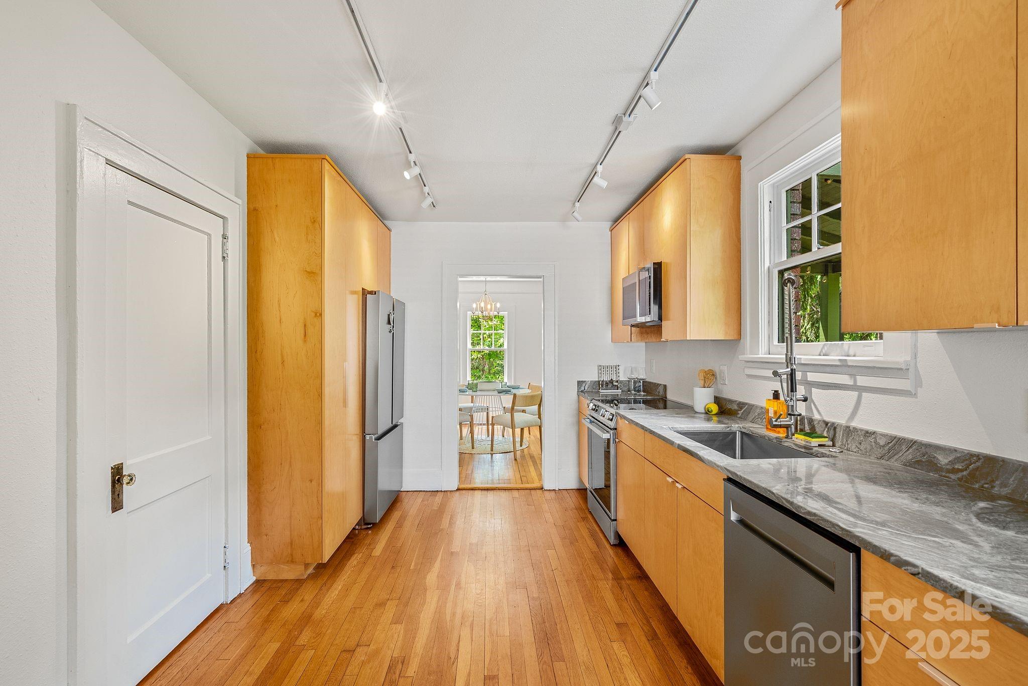 21 Sylvan Avenue Asheville NC 28801