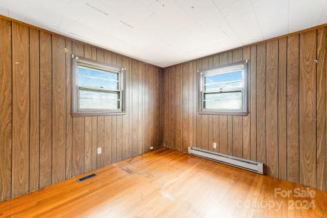 106 7th Street Black Mountain NC 28711