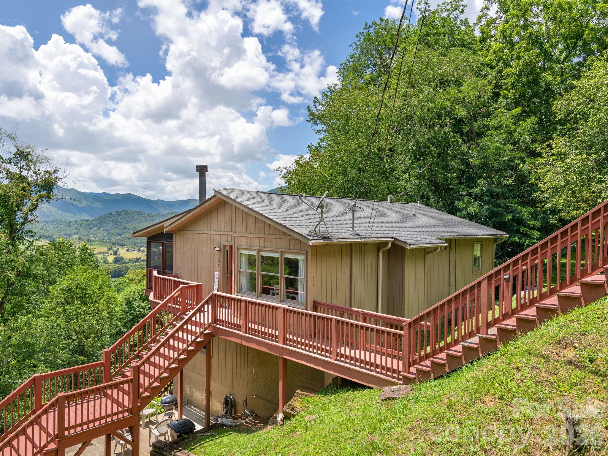 1541 Utah Mountain Road Waynesville NC 28785