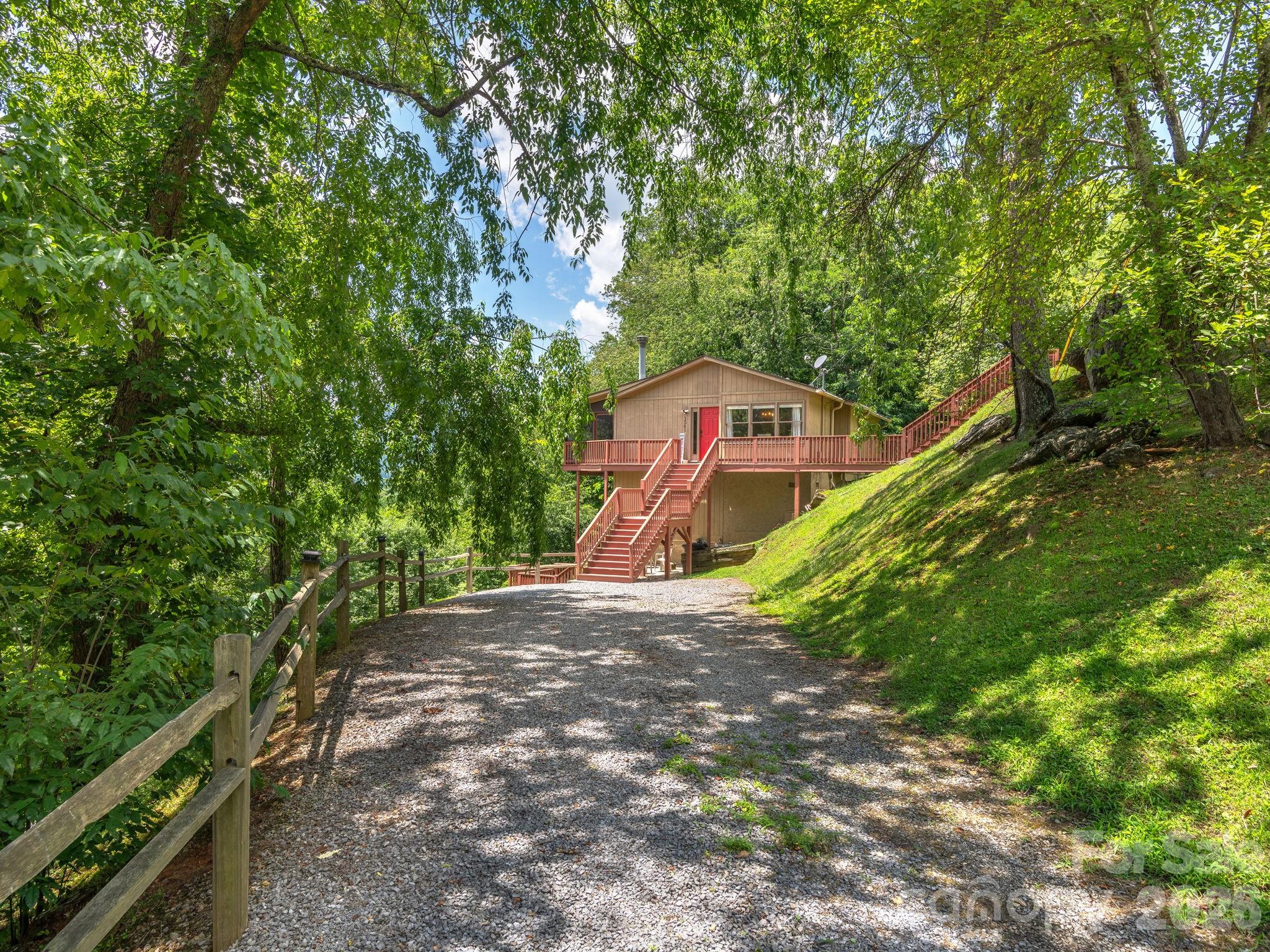 1541 Utah Mountain Road Waynesville NC 28785