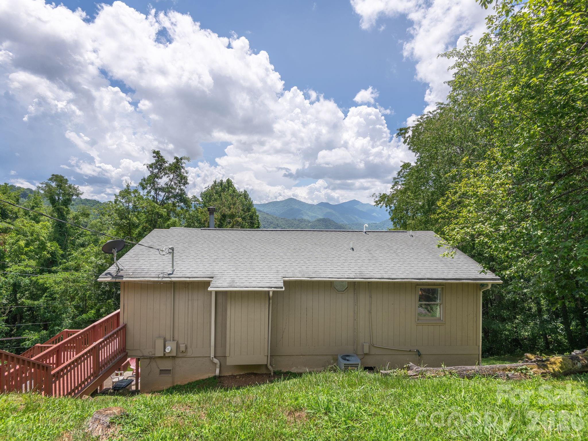 1541 Utah Mountain Road Waynesville NC 28785