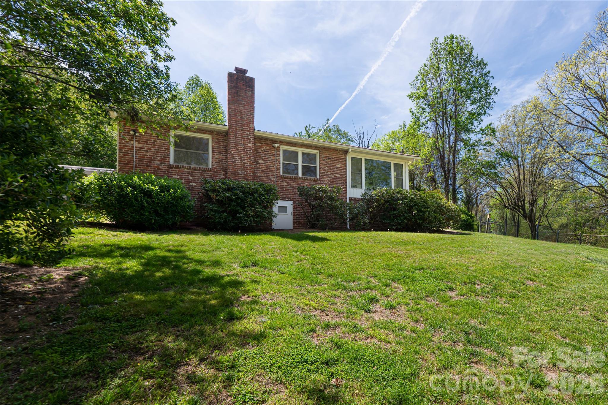 20 Clarendon Avenue Asheville NC 28804