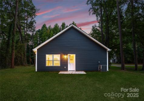 319 E Glendale Avenue Mount Holly NC 28120