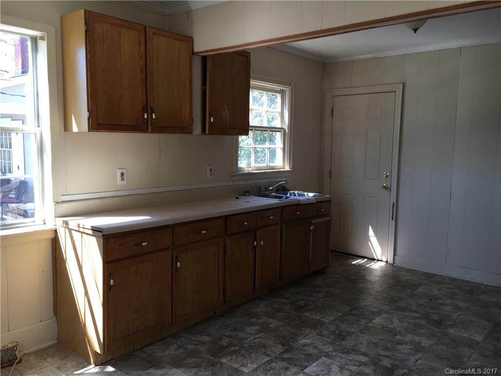 2825 Parkway Avenue Charlotte NC 28208