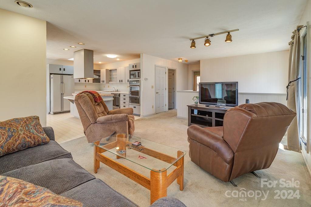 975 Wash Freeman Road Hendersonville NC 28792