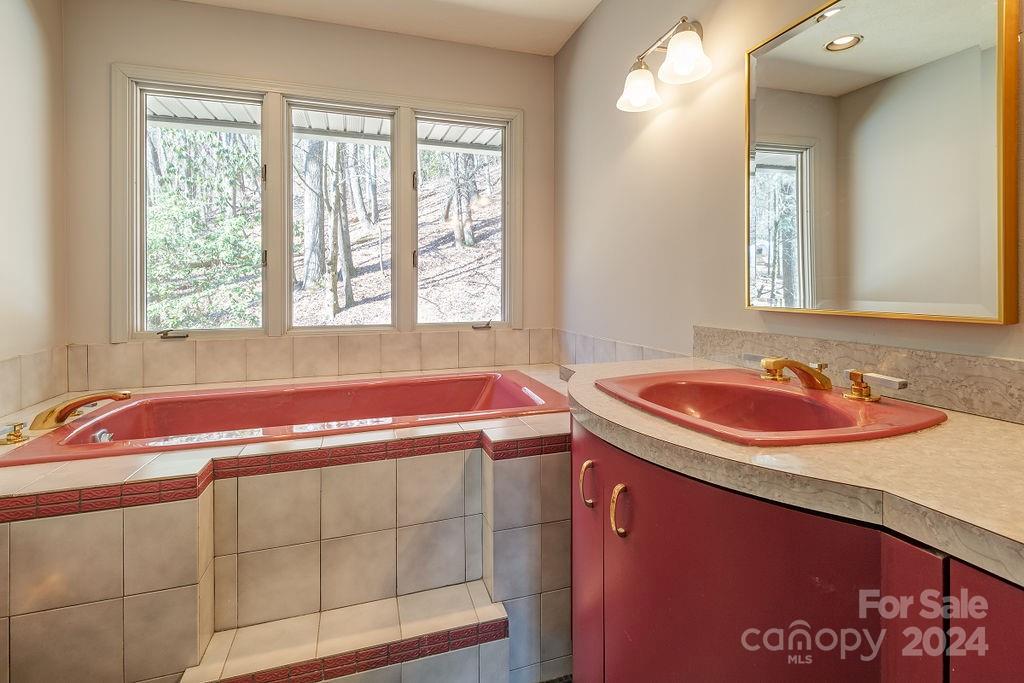 975 Wash Freeman Road Hendersonville NC 28792