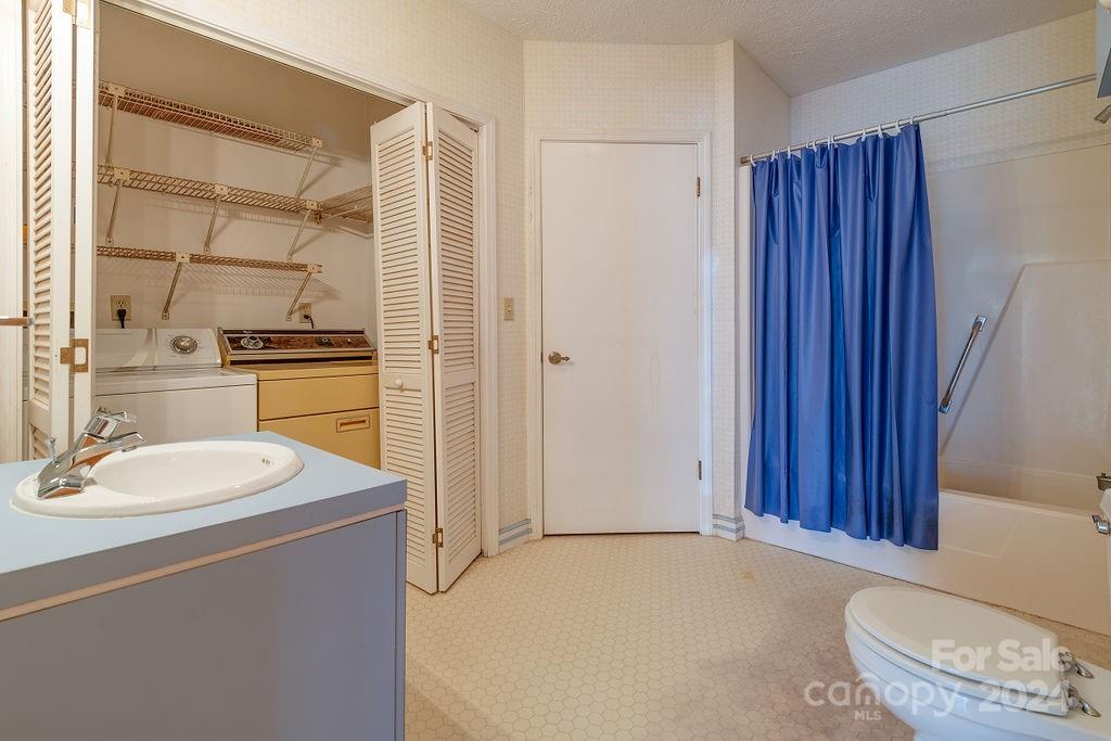 975 Wash Freeman Road Hendersonville NC 28792