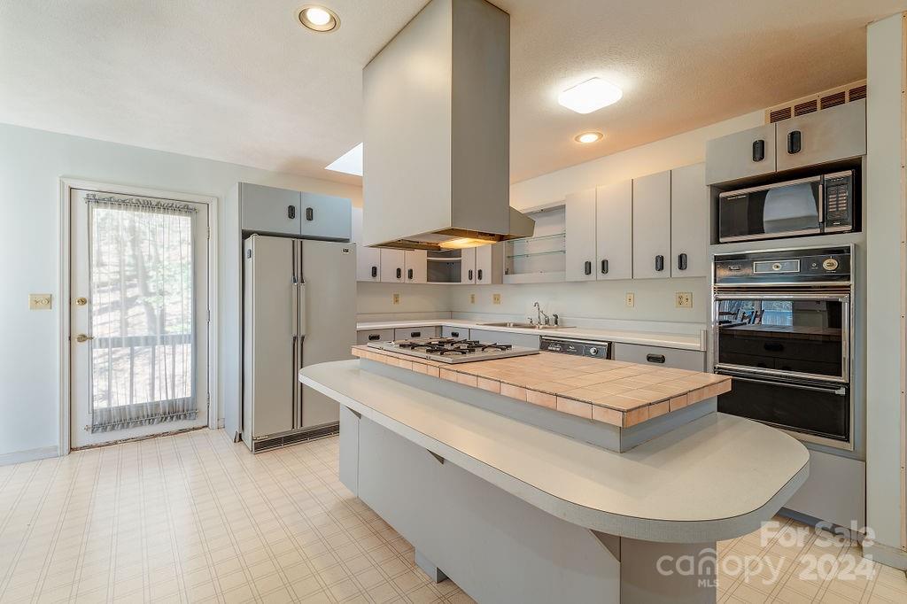 975 Wash Freeman Road Hendersonville NC 28792