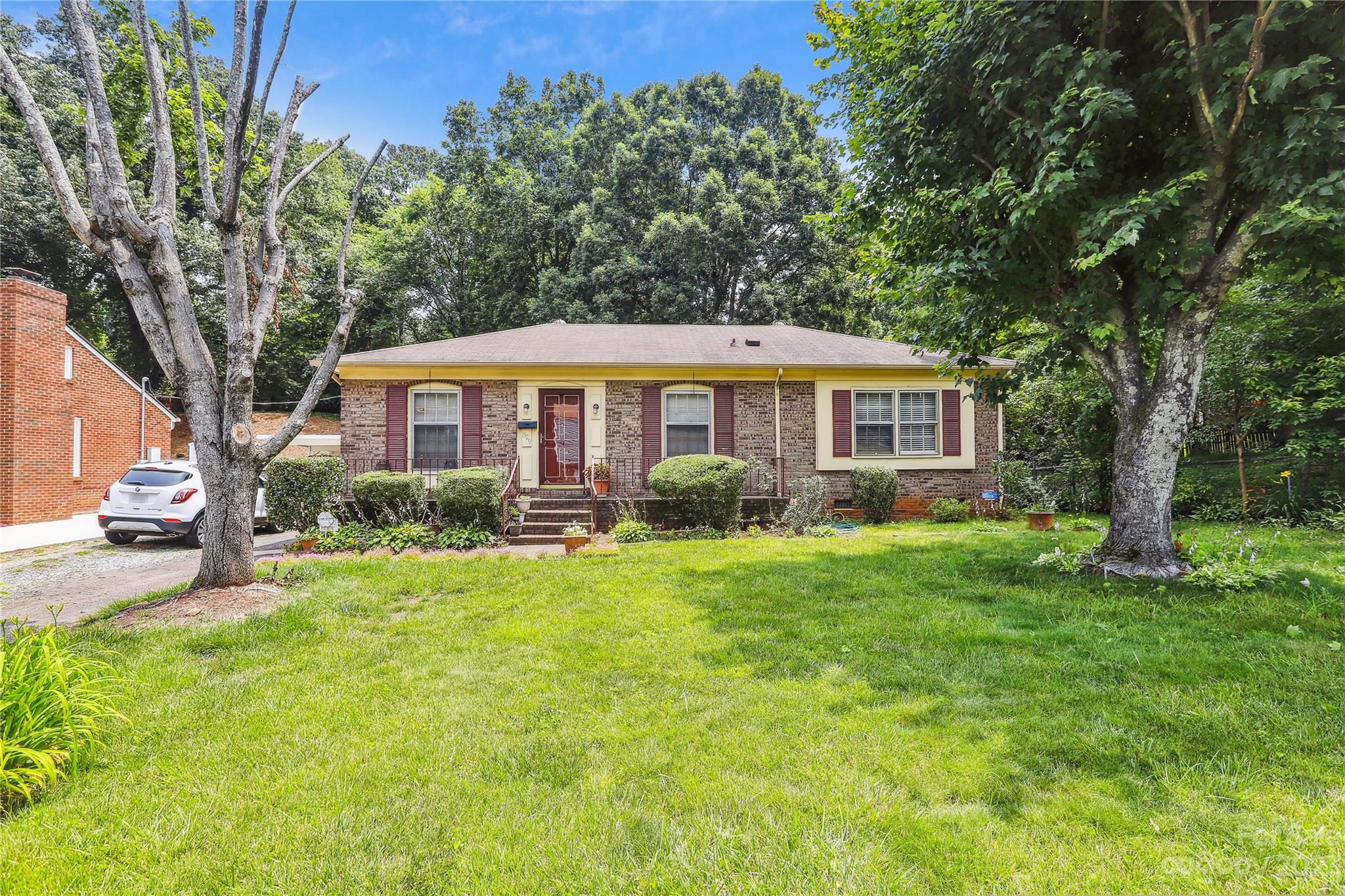 1529 Plumstead Road Charlotte NC 28216
