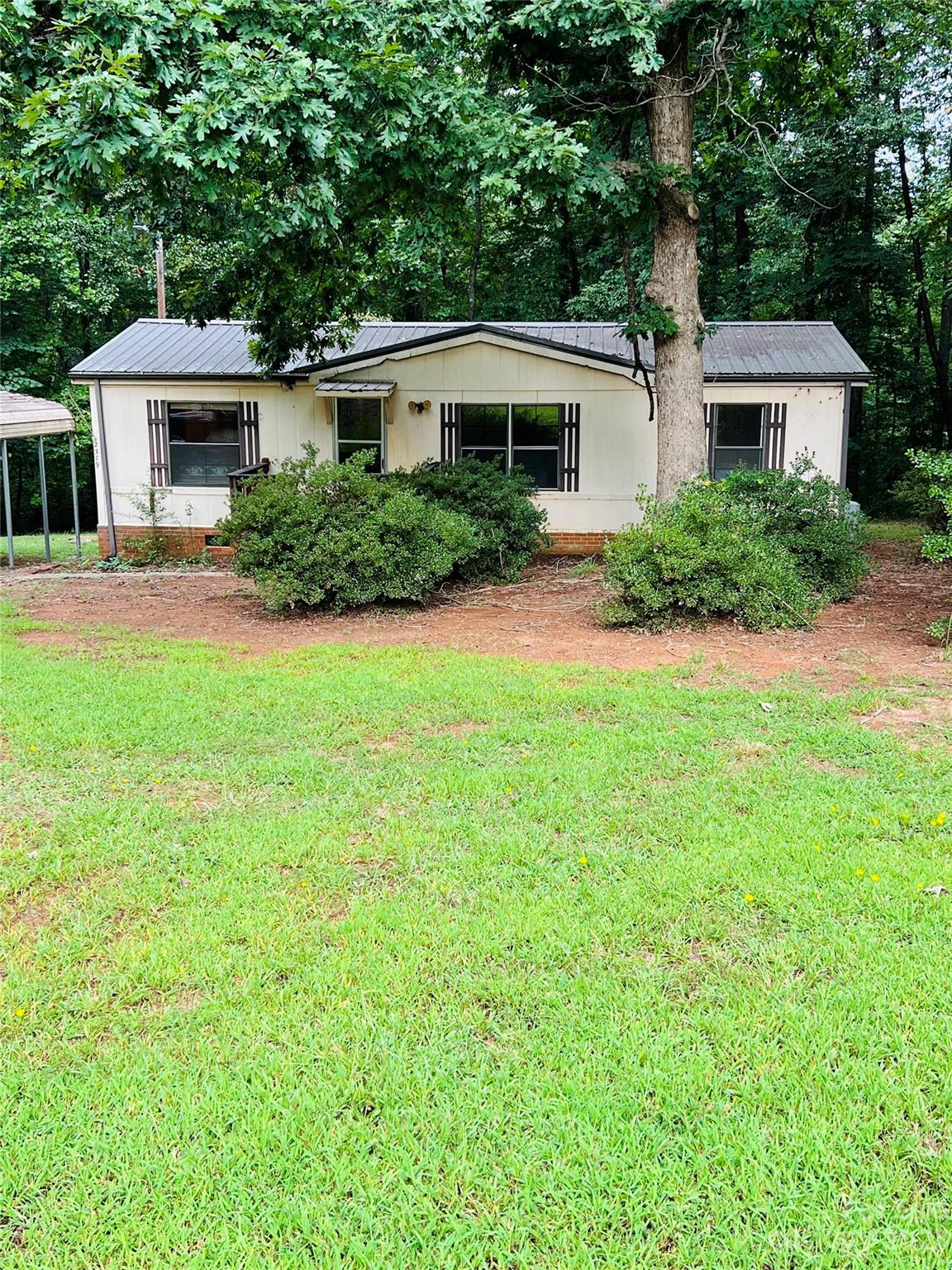 2379 S Brushwood Circle Newton NC 28658