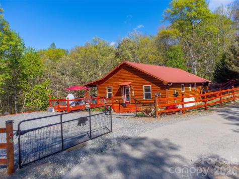 30 Sleepy Bear Ridge Whittier NC 28789