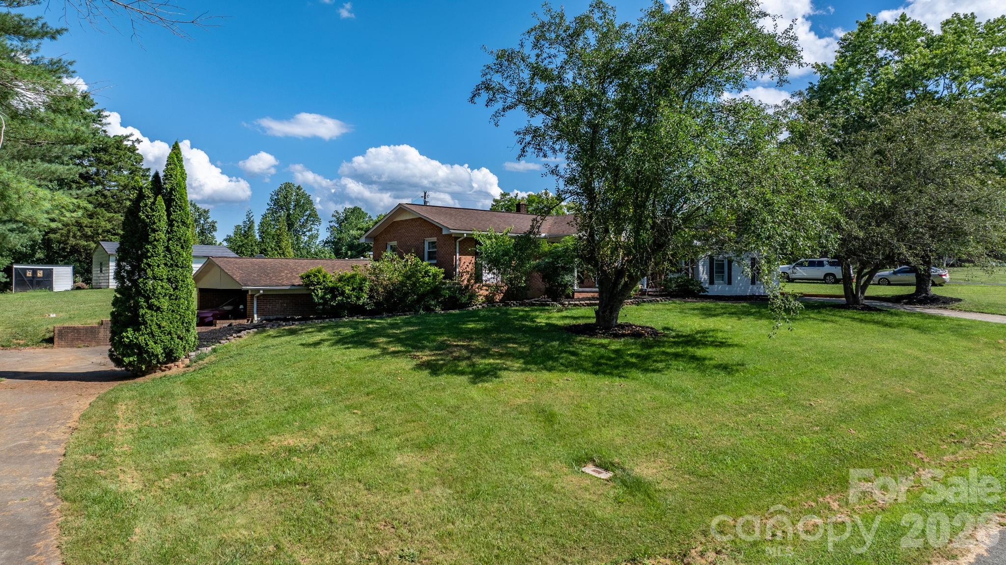 2596 Sweetbriar Circle Lenoir NC 28645