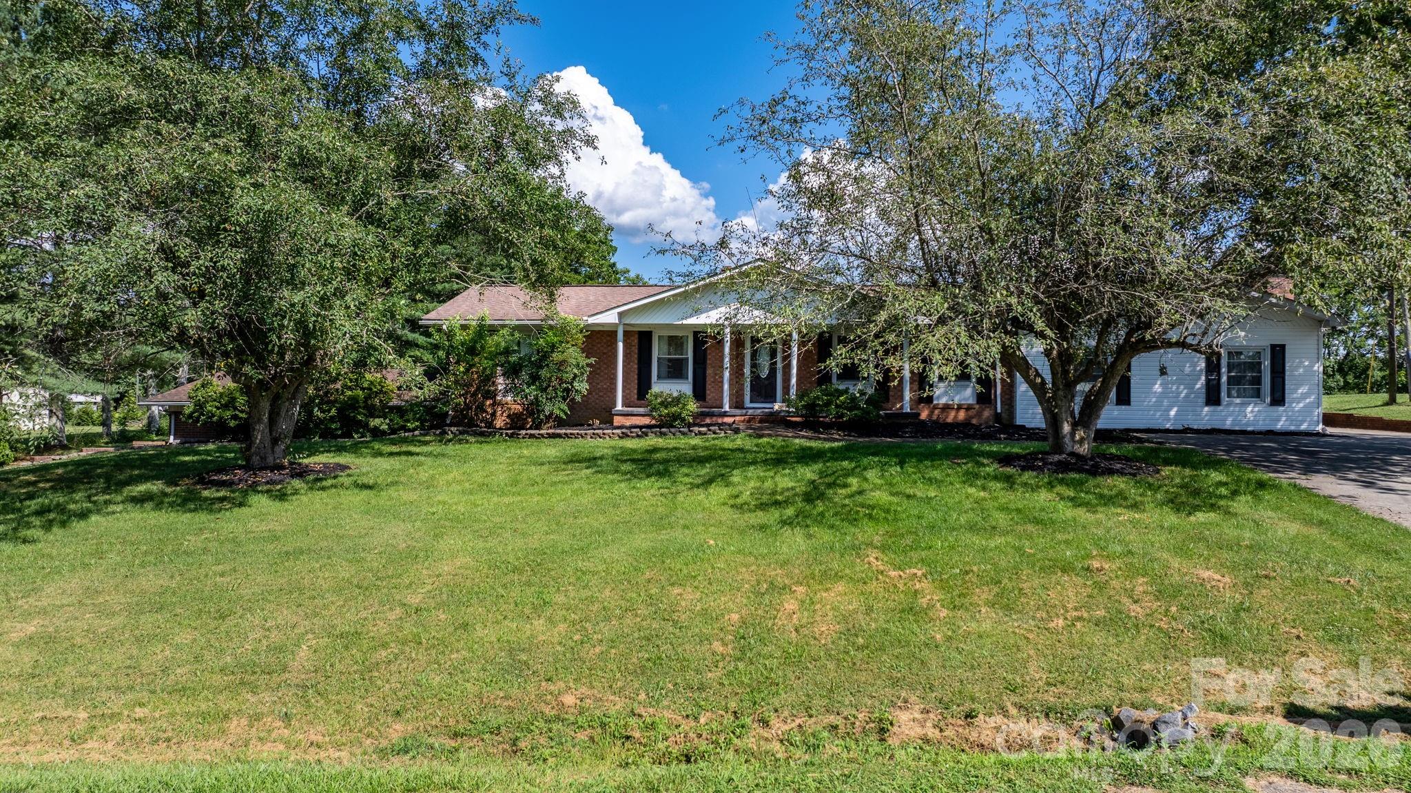 2596 Sweetbriar Circle Lenoir NC 28645