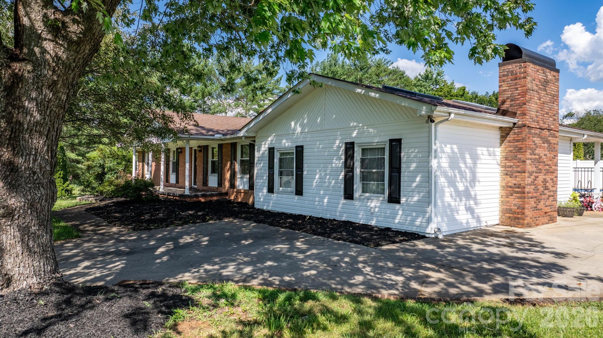 2596 Sweetbriar Circle Lenoir NC 28645
