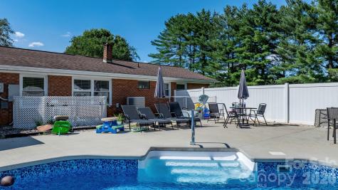2596 Sweetbriar Circle Lenoir NC 28645