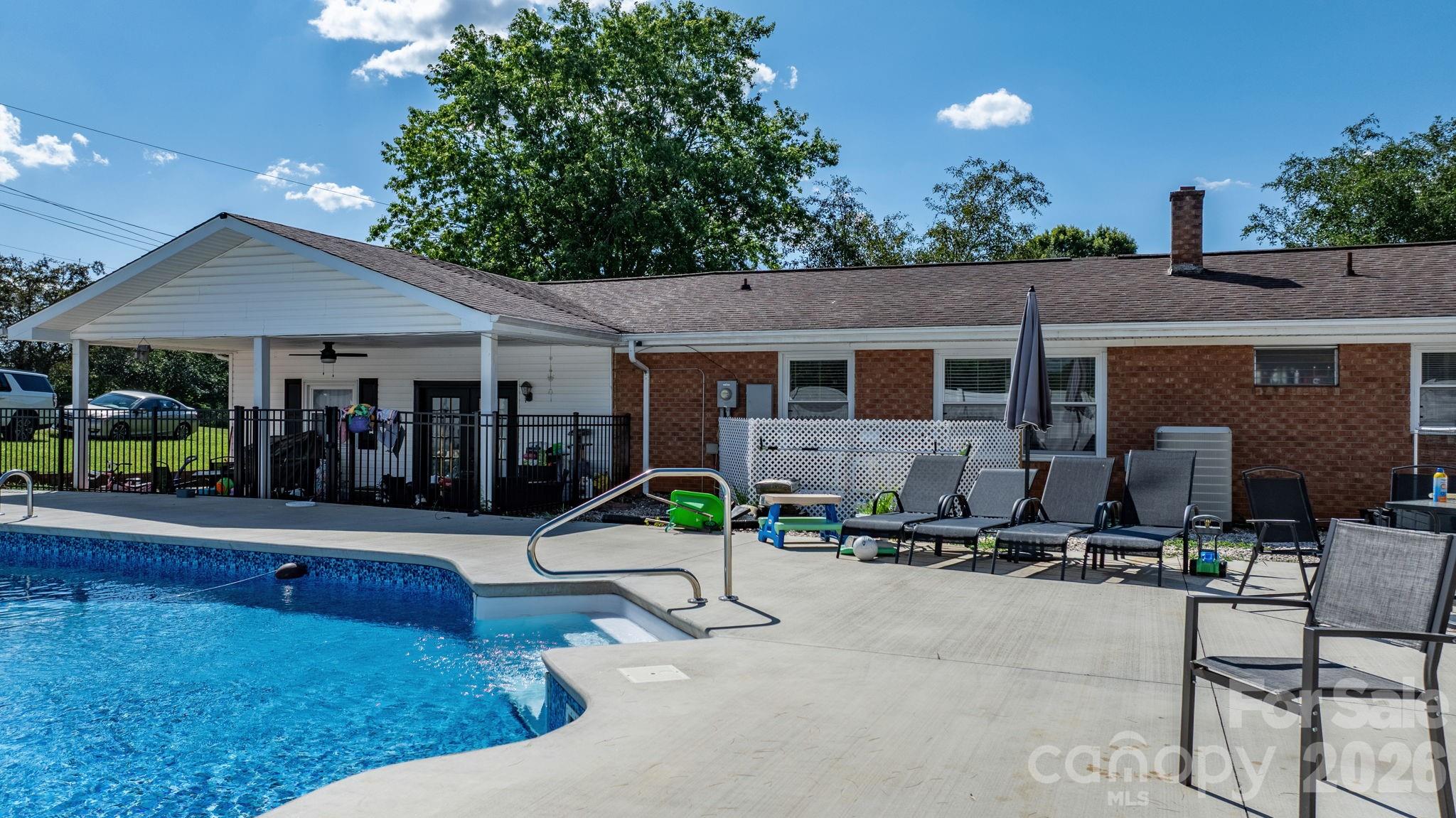 2596 Sweetbriar Circle Lenoir NC 28645