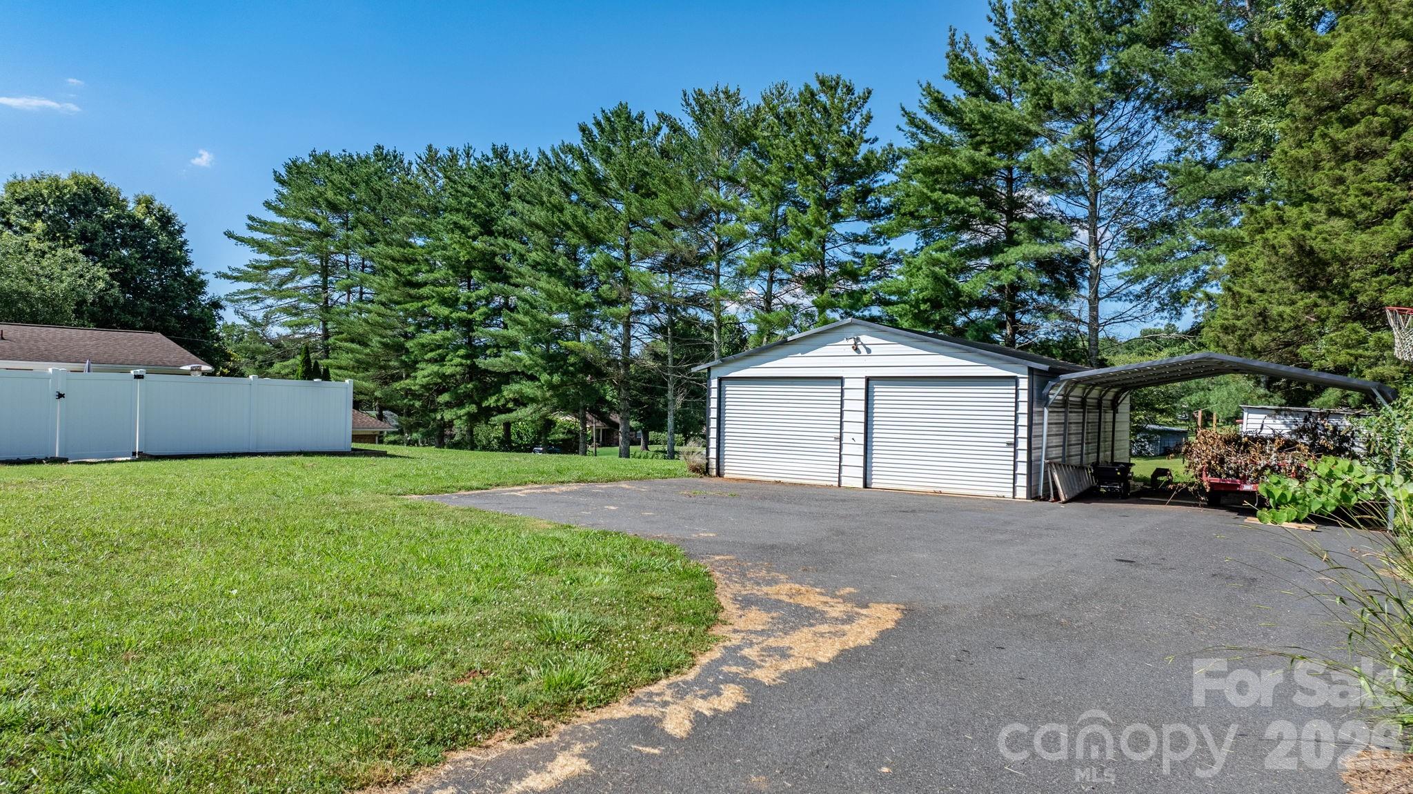 2596 Sweetbriar Circle Lenoir NC 28645