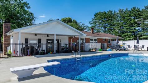 2596 Sweetbriar Circle Lenoir NC 28645