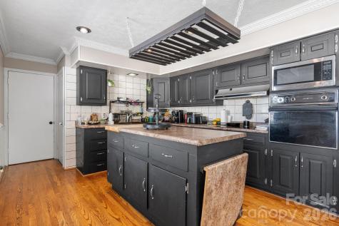 2596 Sweetbriar Circle Lenoir NC 28645