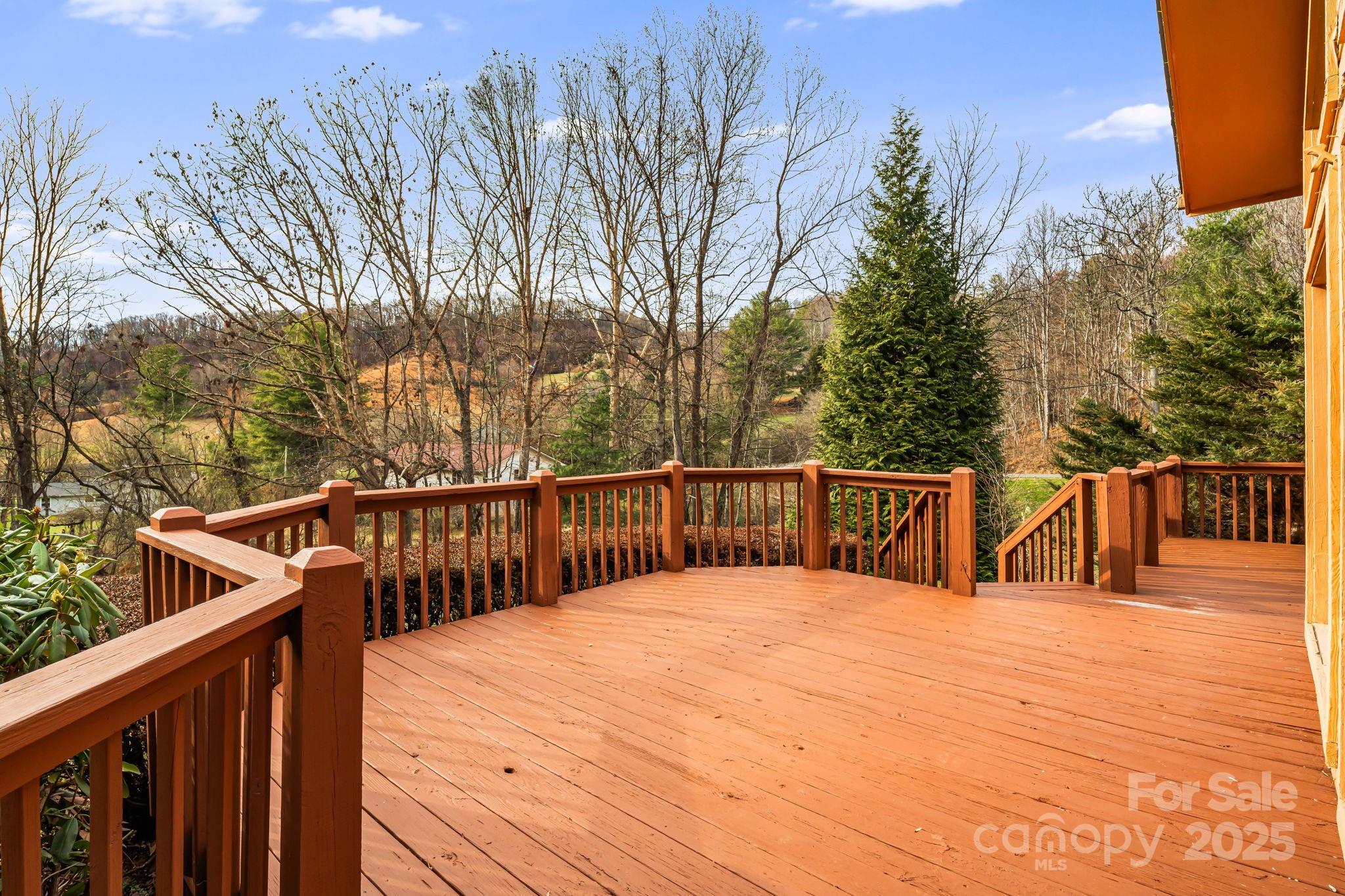 111 S Valley View Drive Mars Hill NC 28754