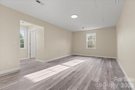 32 Roddy Street Cheraw SC 29520