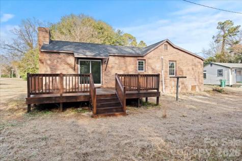 32 Roddy Street Cheraw SC 29520