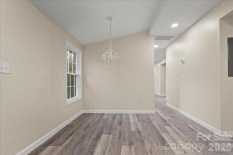 32 Roddy Street Cheraw SC 29520