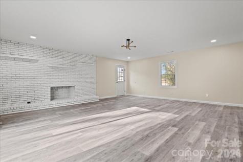 32 Roddy Street Cheraw SC 29520