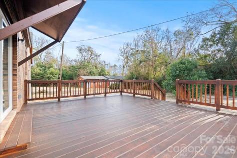32 Roddy Street Cheraw SC 29520