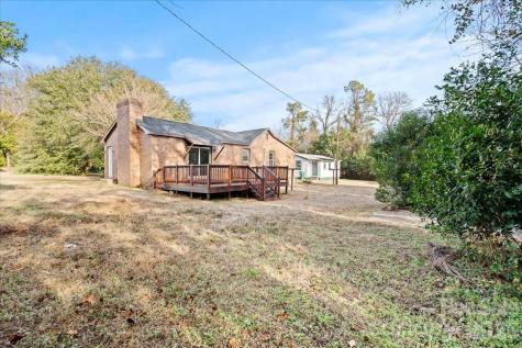 32 Roddy Street Cheraw SC 29520