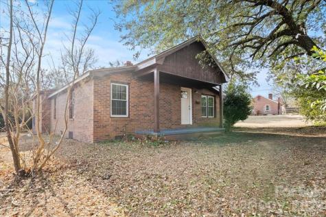 32 Roddy Street Cheraw SC 29520