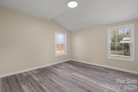 32 Roddy Street Cheraw SC 29520