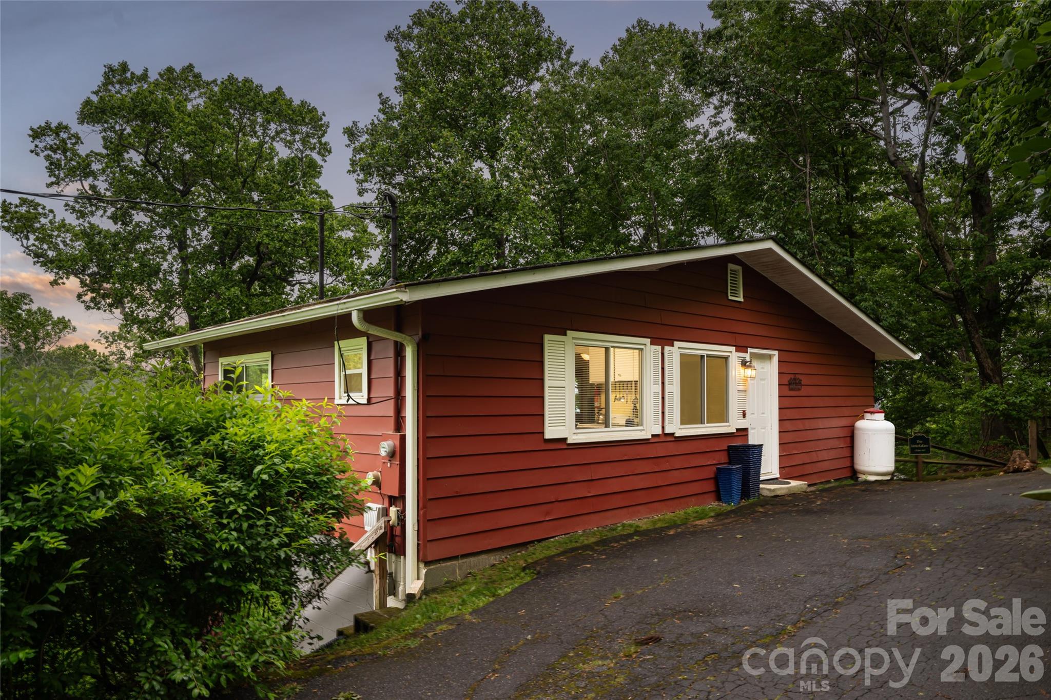8 N Delano Road Asheville NC 28805