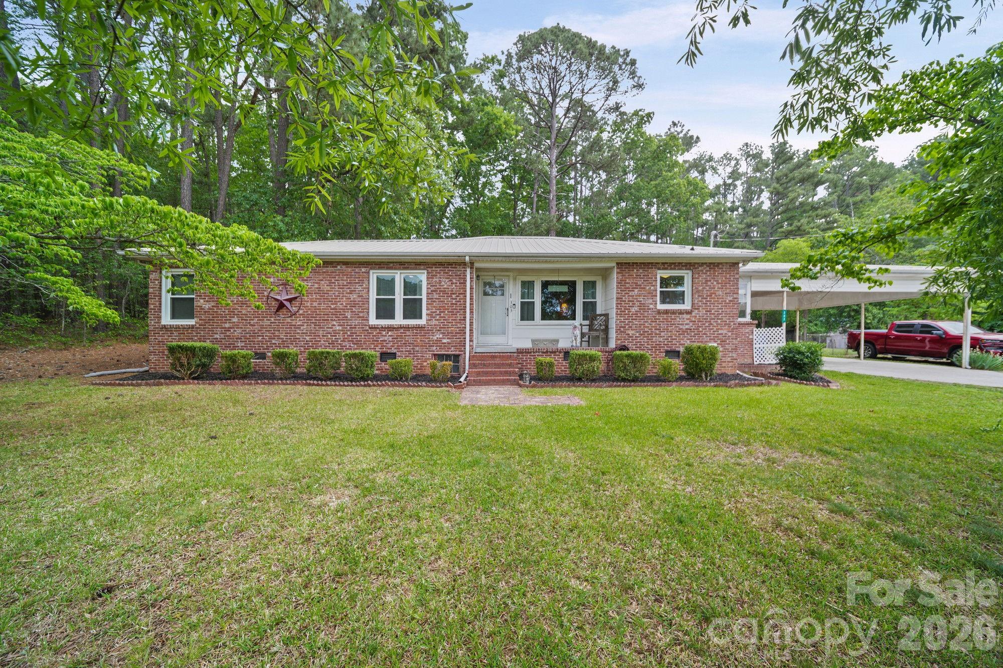 303 E Allenton Street Mount Gilead NC 27306