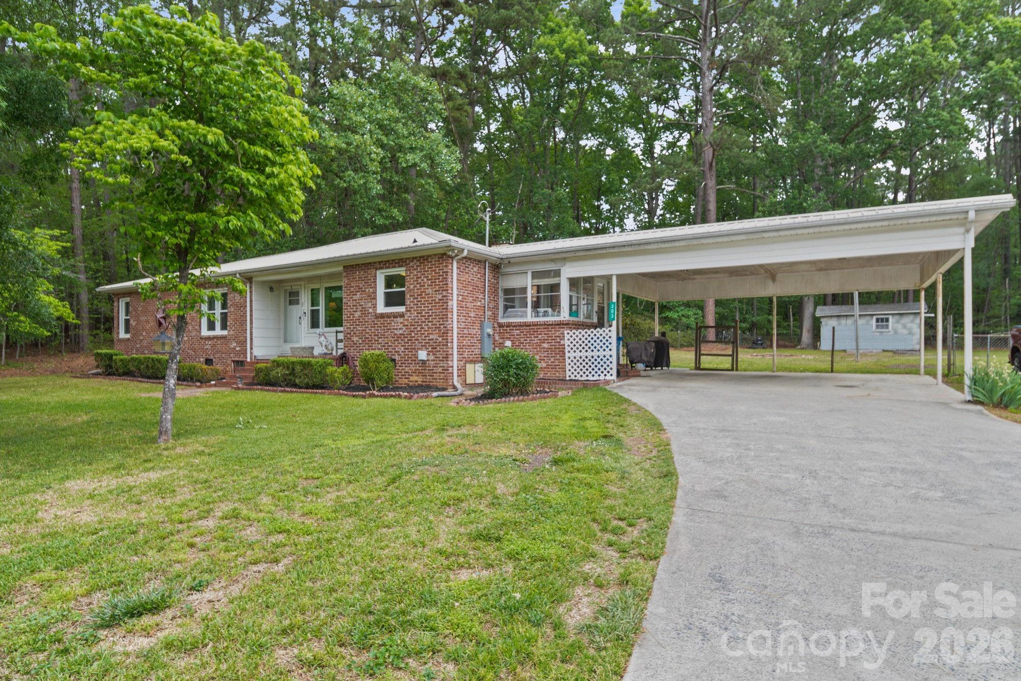 303 E Allenton Street Mount Gilead NC 27306