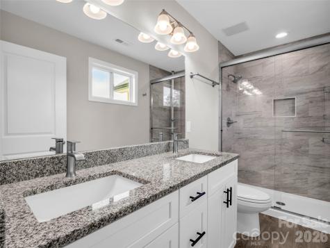 29 Kanes Drive Hendersonville NC 28739