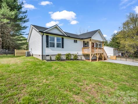 29 Kanes Drive Hendersonville NC 28739
