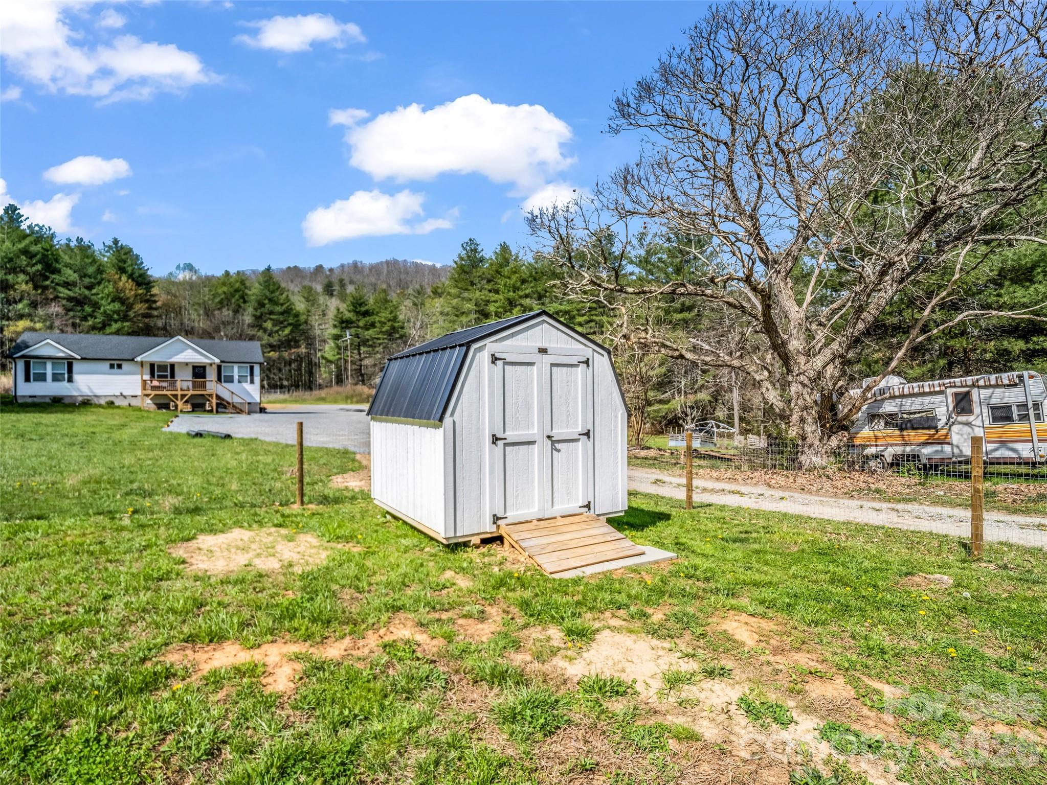 29 Kanes Drive Hendersonville NC 28739