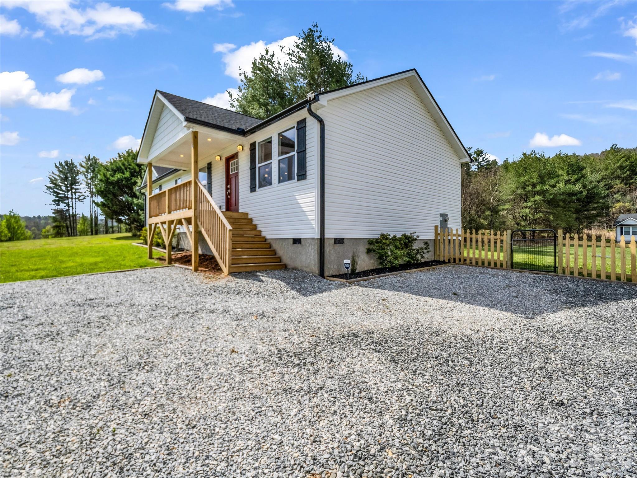 29 Kanes Drive Hendersonville NC 28739