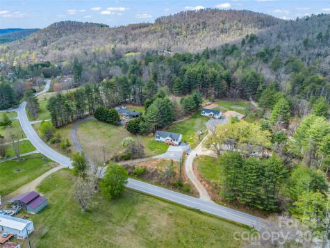 29 Kanes Drive Hendersonville NC 28739
