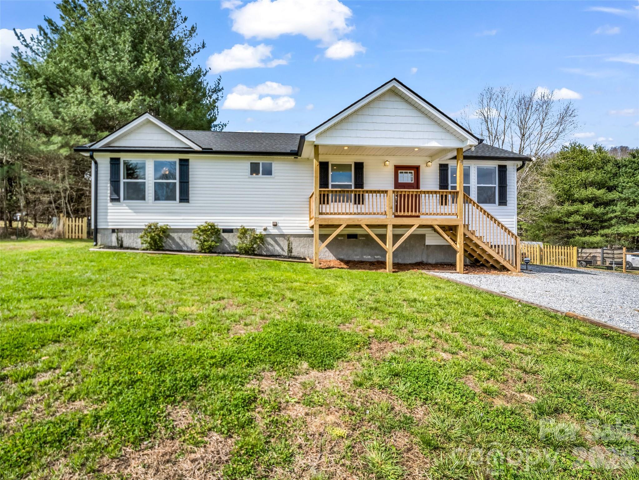 29 Kanes Drive Hendersonville NC 28739