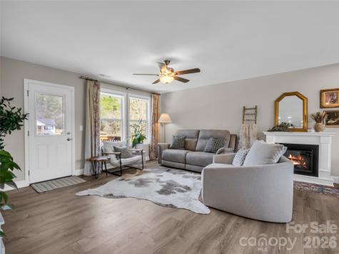 29 Kanes Drive Hendersonville NC 28739