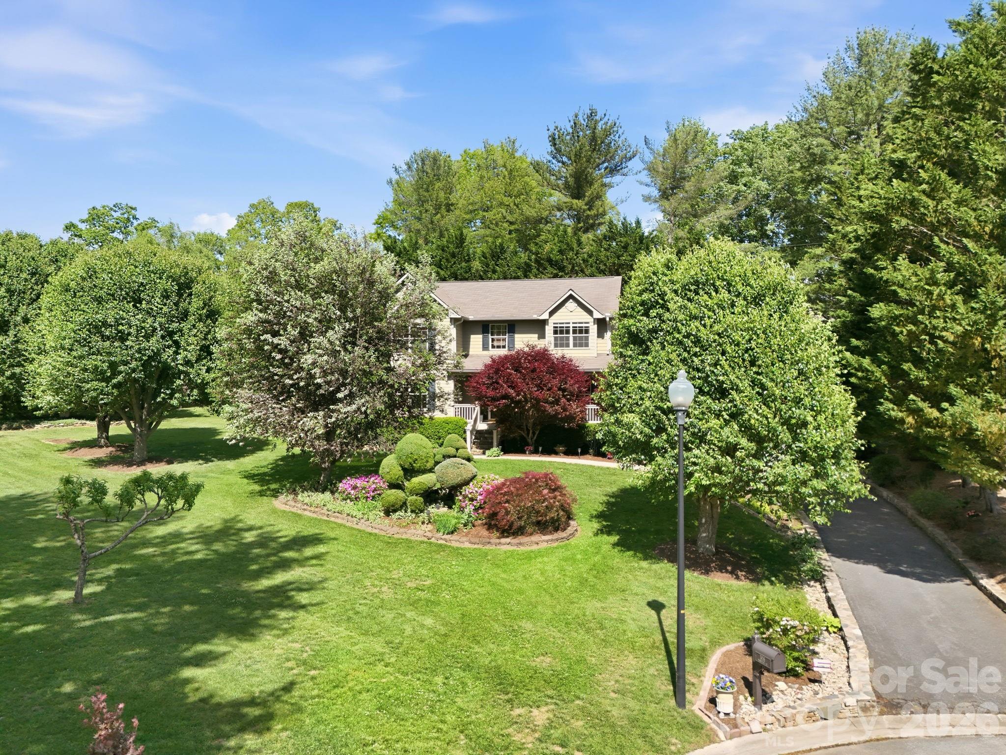 306 Woodview Court Fletcher NC 28732