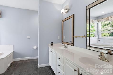306 Woodview Court Fletcher NC 28732