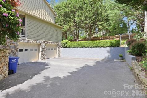 306 Woodview Court Fletcher NC 28732