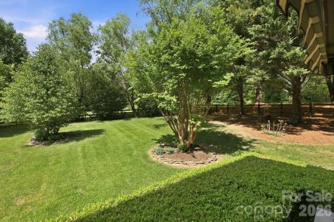 306 Woodview Court Fletcher NC 28732